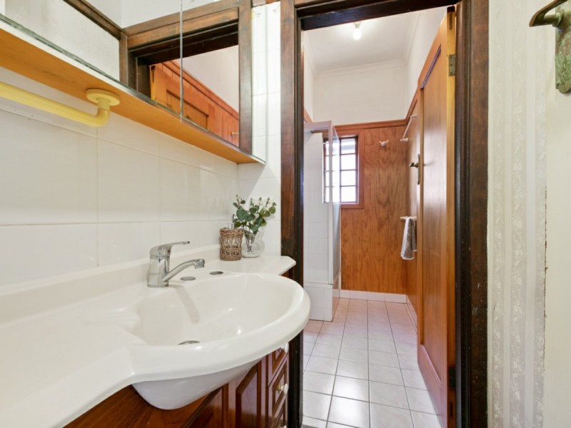 105 Earl Street, Greenslopes QLD 4120