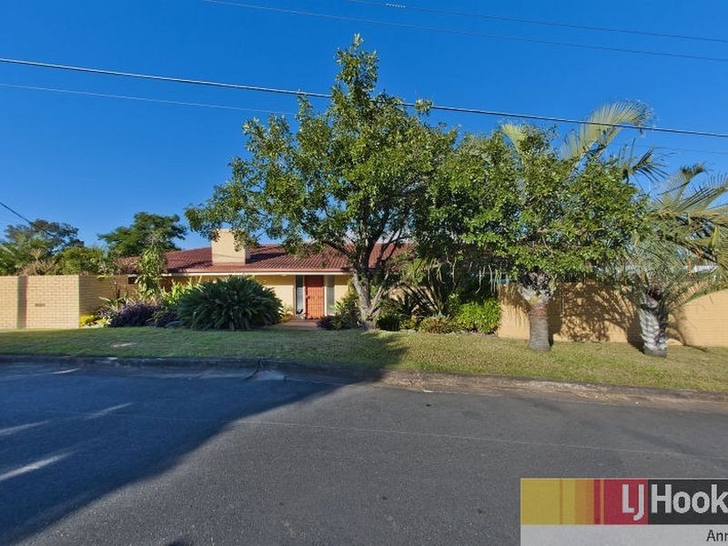 11 Lentara Street, Kenmore QLD 4069