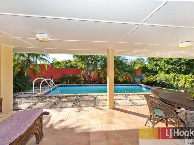 11 Lentara Street, Kenmore QLD 4069