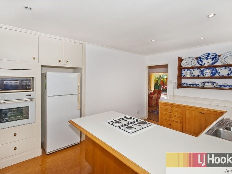 11 Lentara Street, Kenmore QLD 4069