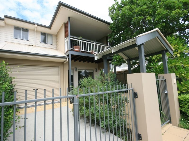 1/34 Days Avenue, Yeronga QLD 4104