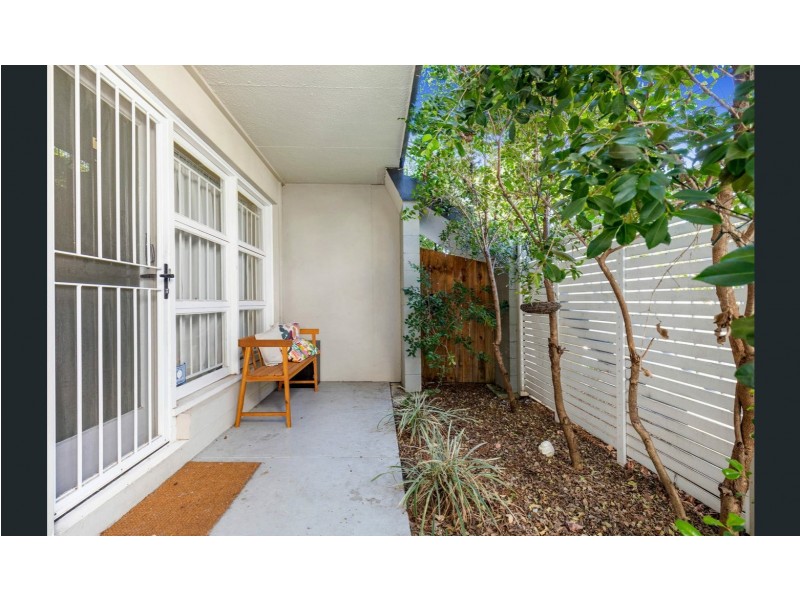 1/22 Oxford Street, Woolloongabba QLD 4102