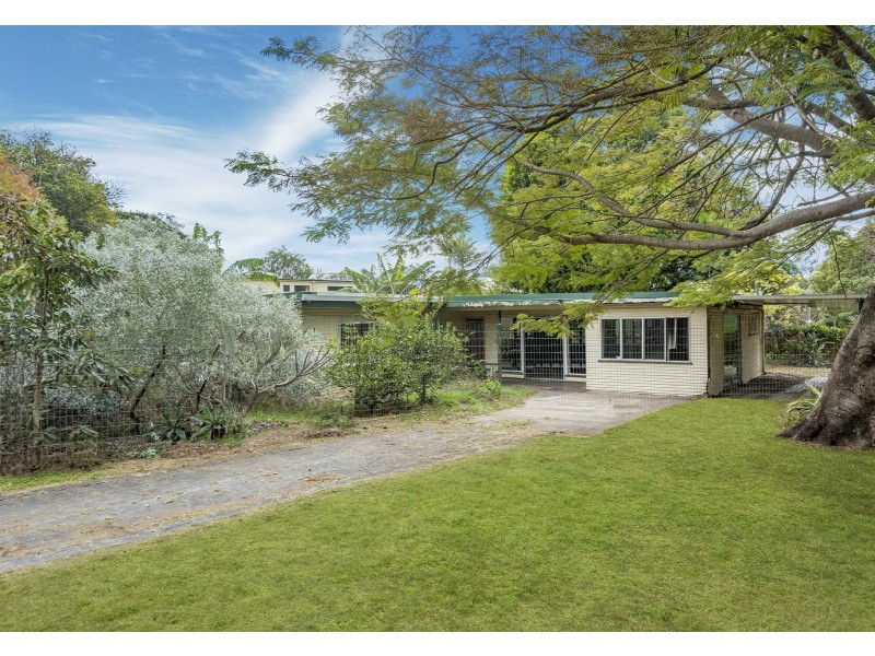 18 Turley Street, Fairfield QLD 4103