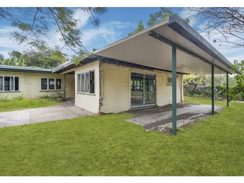 18 Turley Street, Fairfield QLD 4103