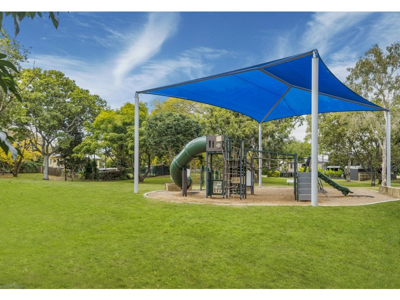 18 Turley Street, Fairfield QLD 4103