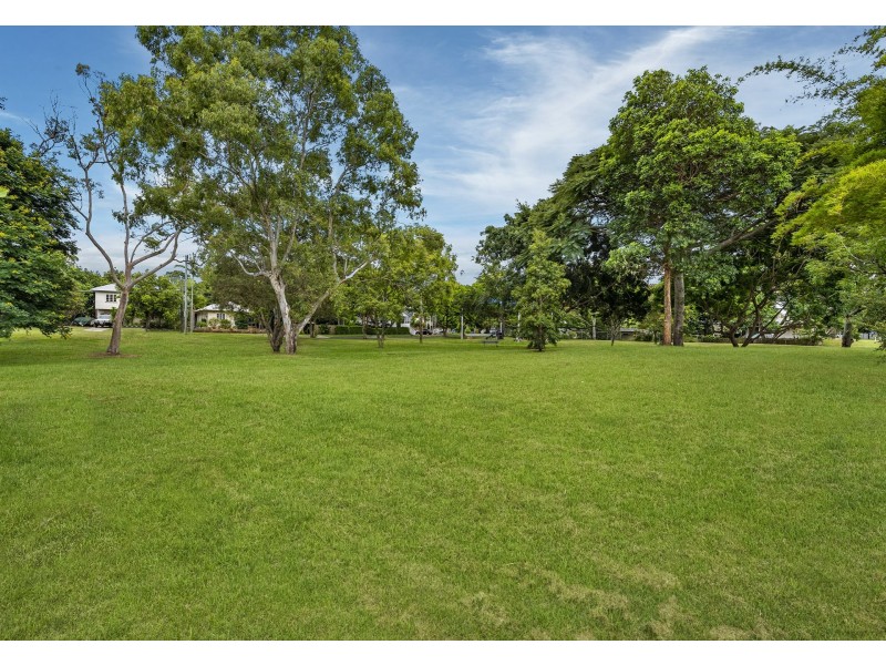 18 Turley Street, Fairfield QLD 4103