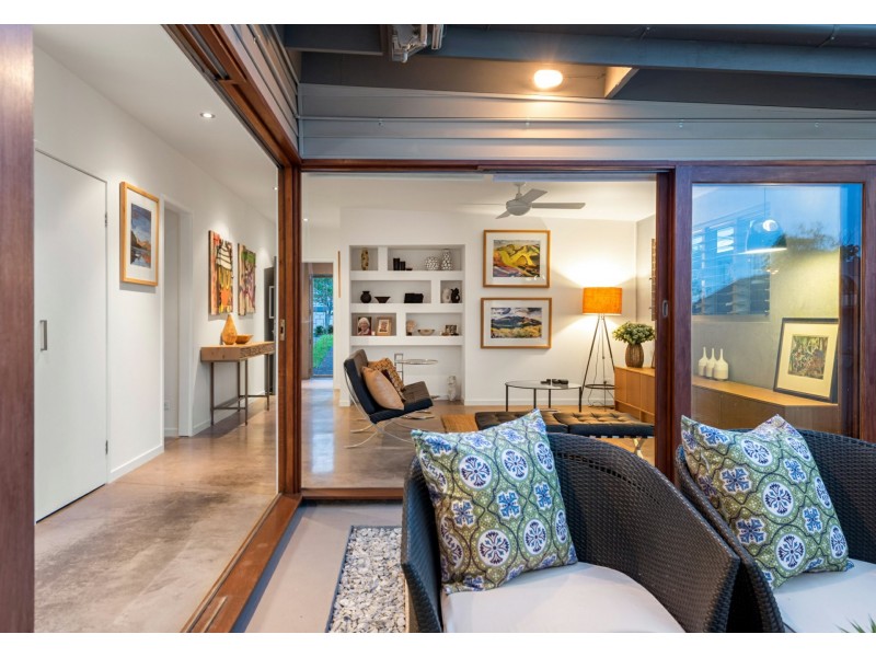 8 Rome Street North, Yeronga QLD 4104