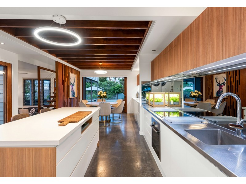 8 Rome Street North, Yeronga QLD 4104