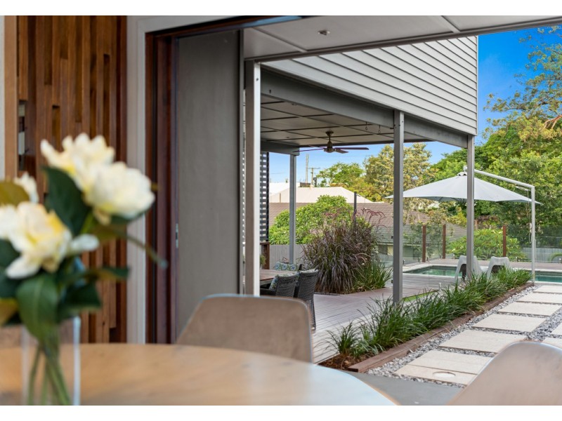 8 Rome Street North, Yeronga QLD 4104