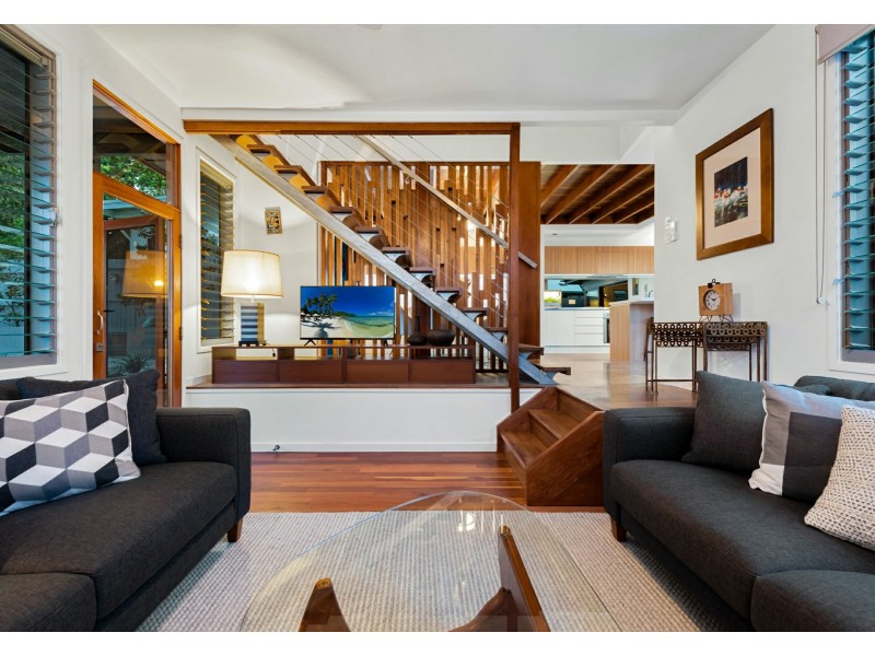 8 Rome Street North, Yeronga QLD 4104