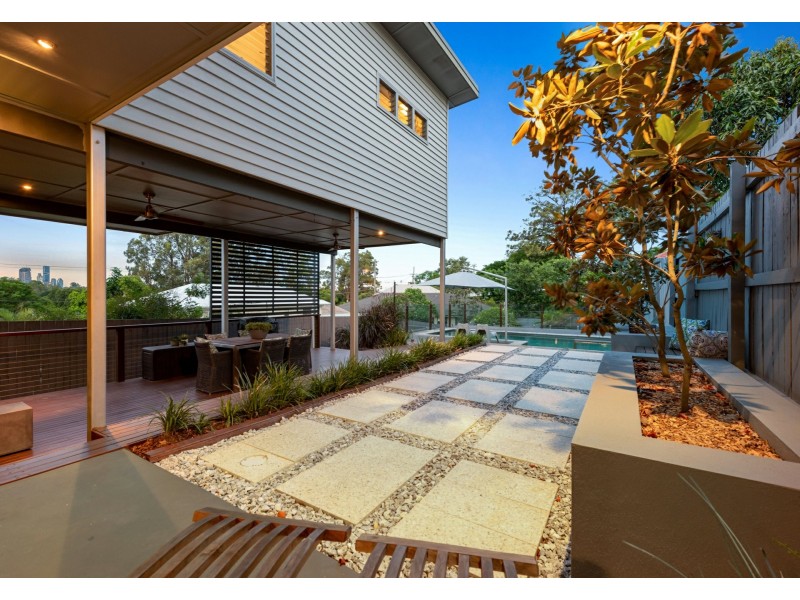 8 Rome Street North, Yeronga QLD 4104