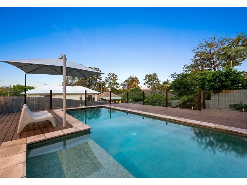 8 Rome Street North, Yeronga QLD 4104