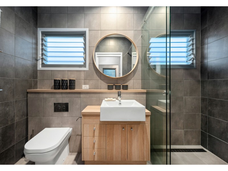 8 Rome Street North, Yeronga QLD 4104