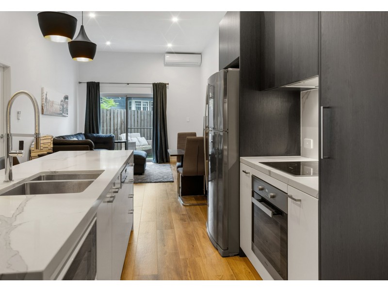 2/7 Bow Street, Yeerongpilly QLD 4105