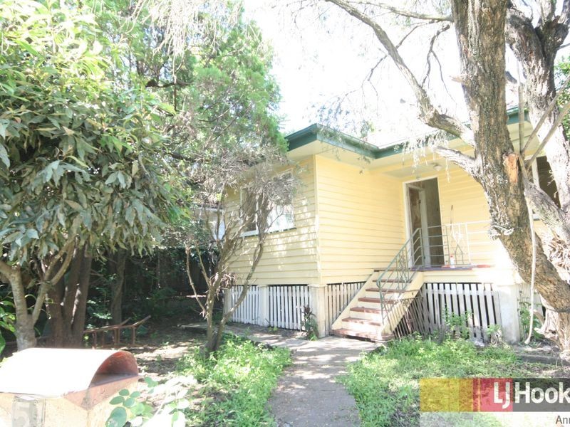 51 Railway Road, Fairfield QLD 4103