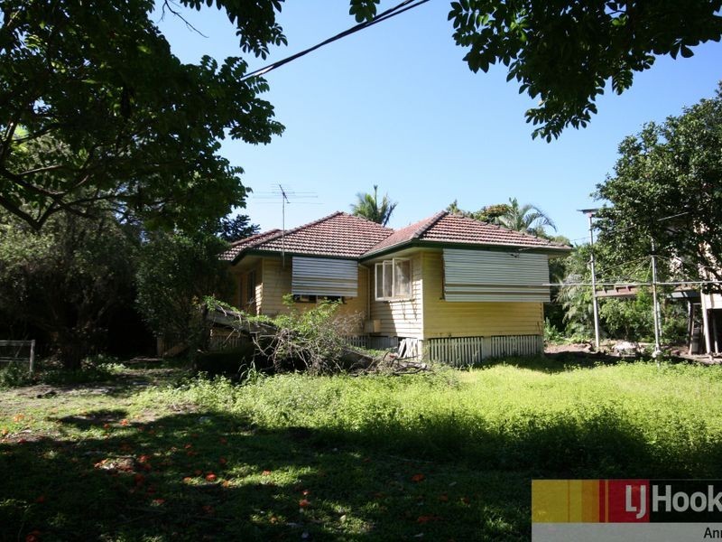 51 Railway Road, Fairfield QLD 4103