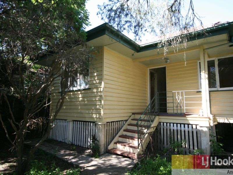 51 Railway Road, Fairfield QLD 4103