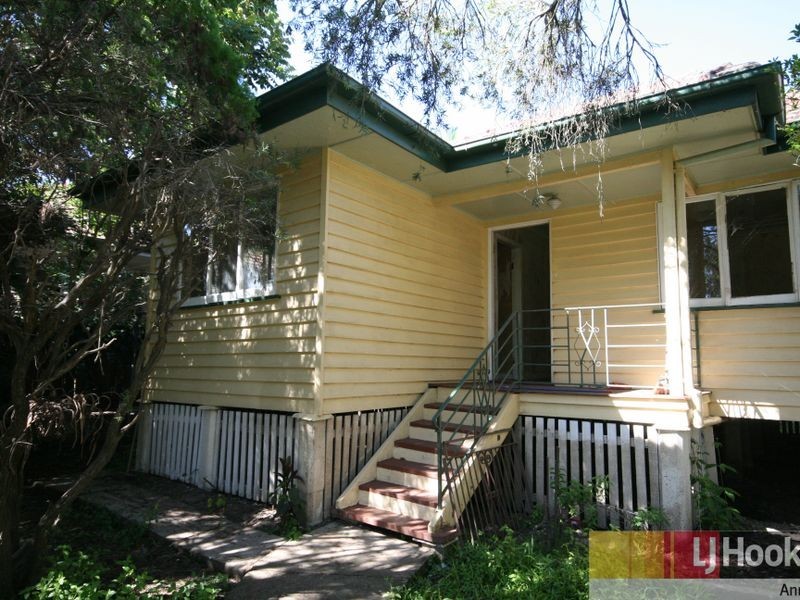 51 Railway Road, Fairfield QLD 4103