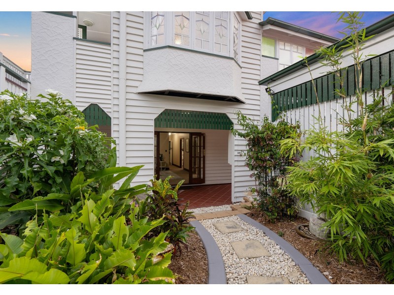 31 Crump Street, Holland Park West QLD 4121