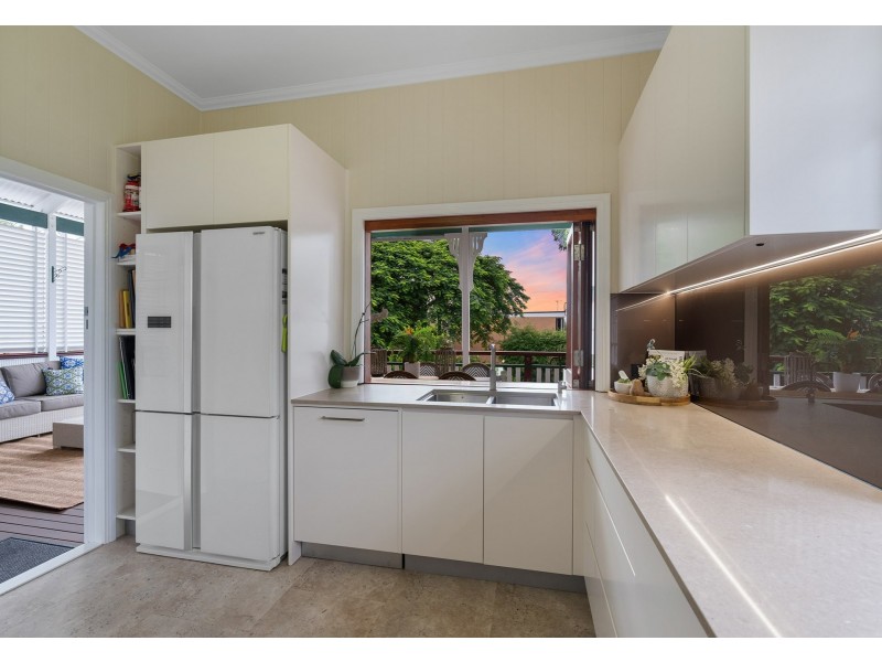 31 Crump Street, Holland Park West QLD 4121