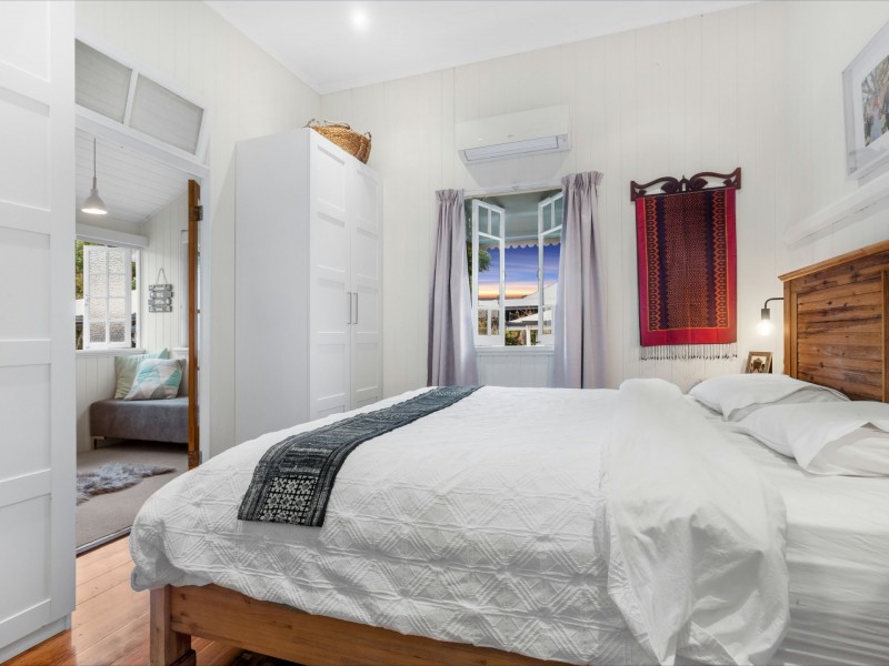 10 Julia Street, Wavell Heights QLD 4012