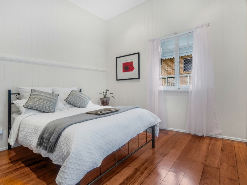 10 Julia Street, Wavell Heights QLD 4012