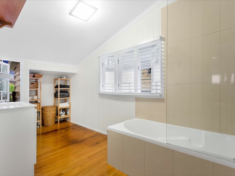 10 Julia Street, Wavell Heights QLD 4012