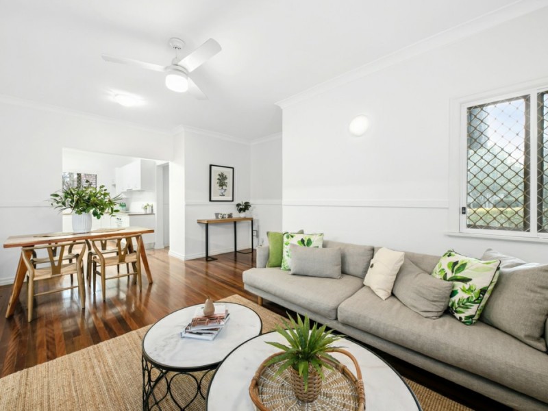 19 Crutchley Street, Fairfield QLD 4103