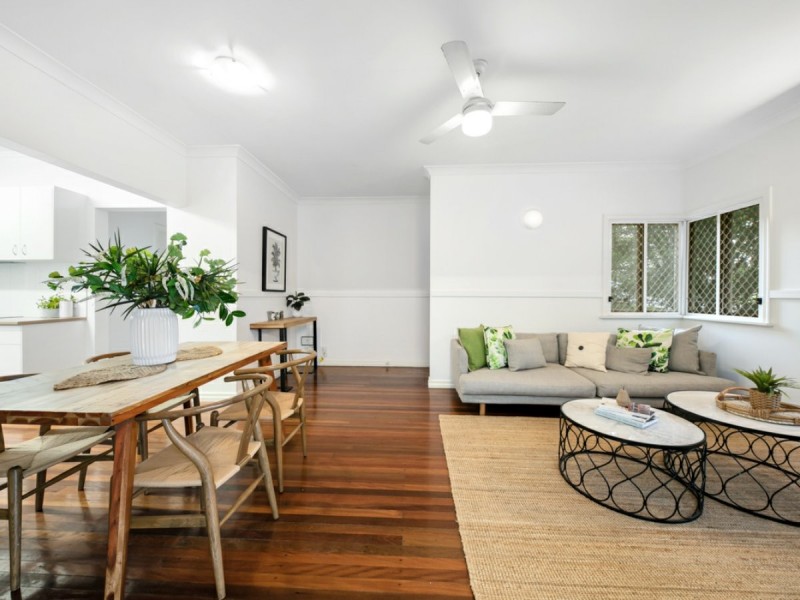19 Crutchley Street, Fairfield QLD 4103