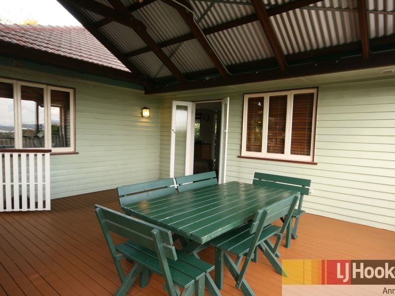 4 Dunstan Street, Moorooka QLD 4105