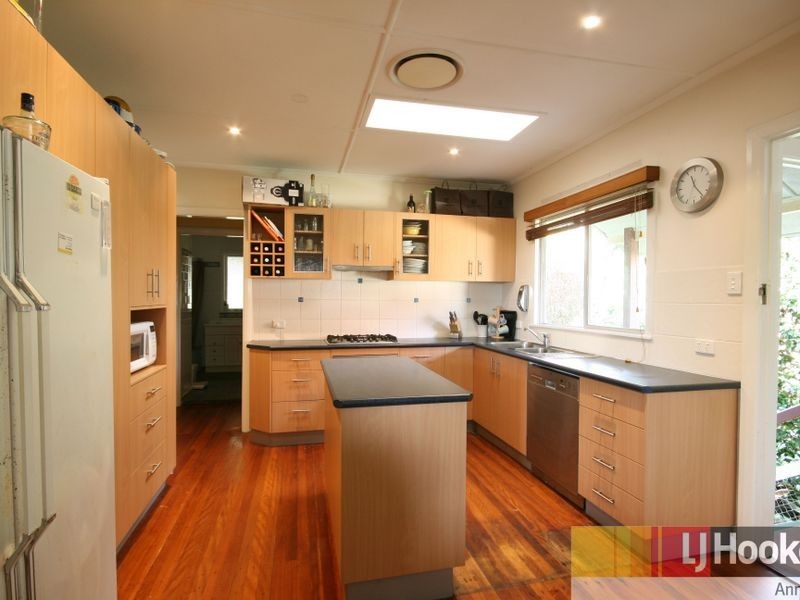 4 Dunstan Street, Moorooka QLD 4105