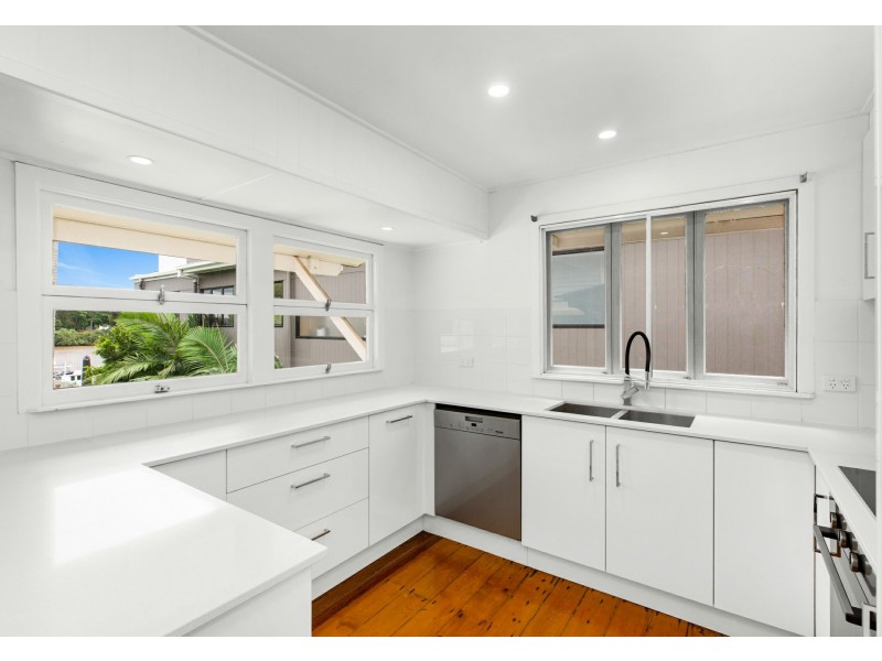 39 Brisbane Corso, Fairfield QLD 4103