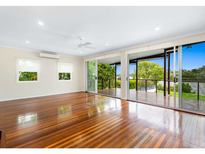 39 Brisbane Corso, Fairfield QLD 4103