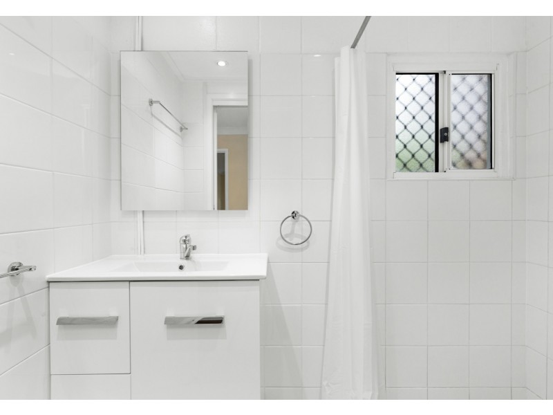 39 Brisbane Corso, Fairfield QLD 4103