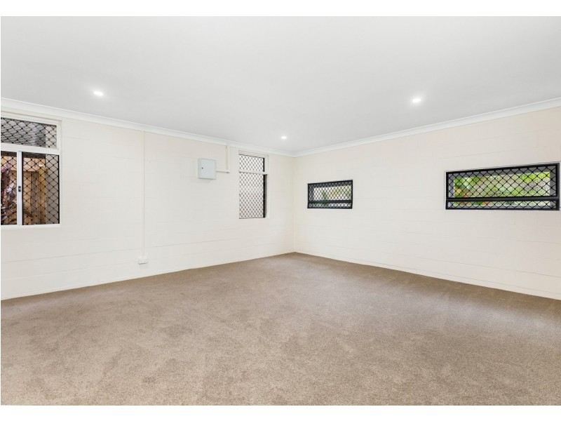 39 Brisbane Corso, Fairfield QLD 4103