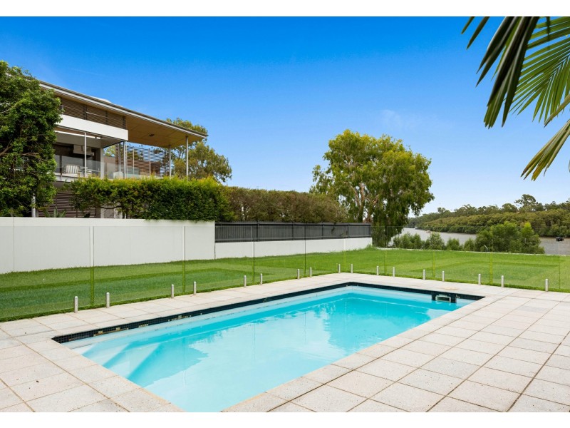 39 Brisbane Corso, Fairfield QLD 4103