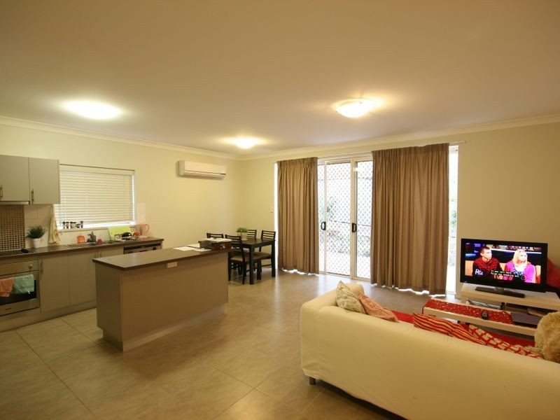 2/18 Franklin Street, Annerley QLD 4103