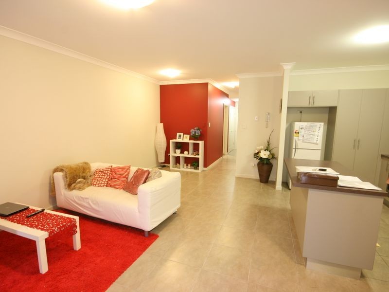 2/18 Franklin Street, Annerley QLD 4103