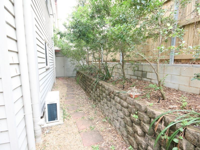 2/18 Franklin Street, Annerley QLD 4103