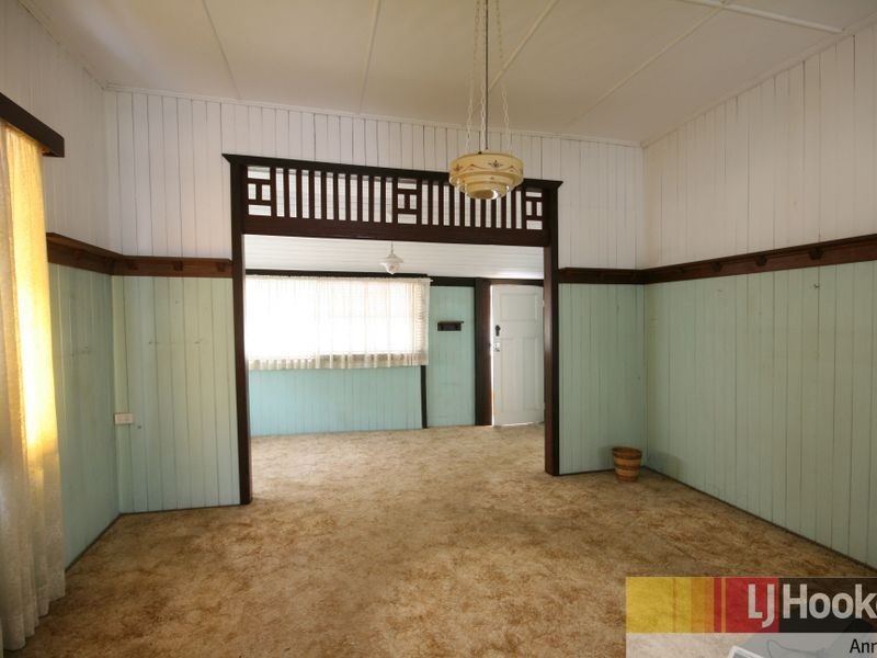 10 Woodville Place, Annerley QLD 4103