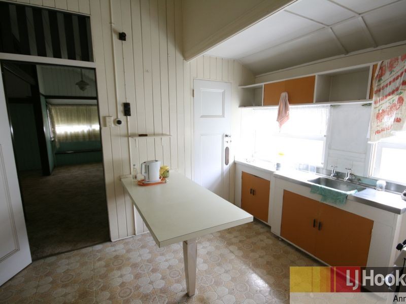 10 Woodville Place, Annerley QLD 4103