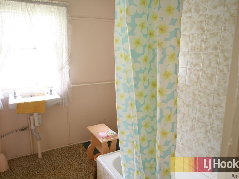 10 Woodville Place, Annerley QLD 4103