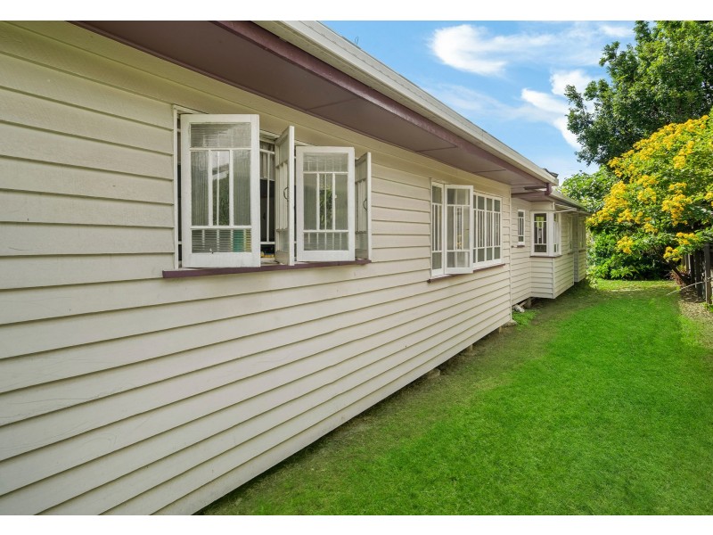 16 Taunton Street, Annerley QLD 4103