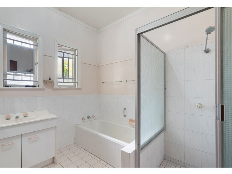 16 Taunton Street, Annerley QLD 4103