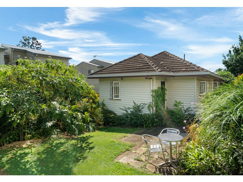 16 Taunton Street, Annerley QLD 4103