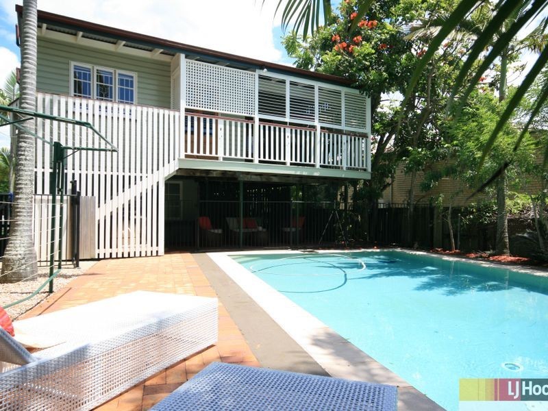 196 Ekibin Road East, Tarragindi QLD 4121