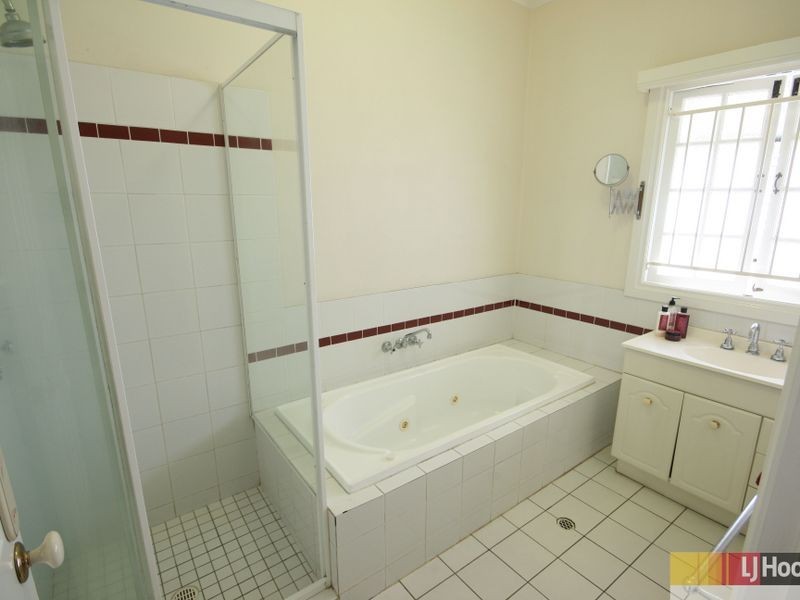 196 Ekibin Road East, Tarragindi QLD 4121