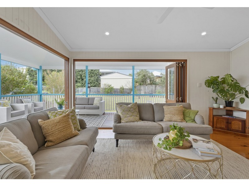 5 Fairview Street, Fairfield QLD 4103