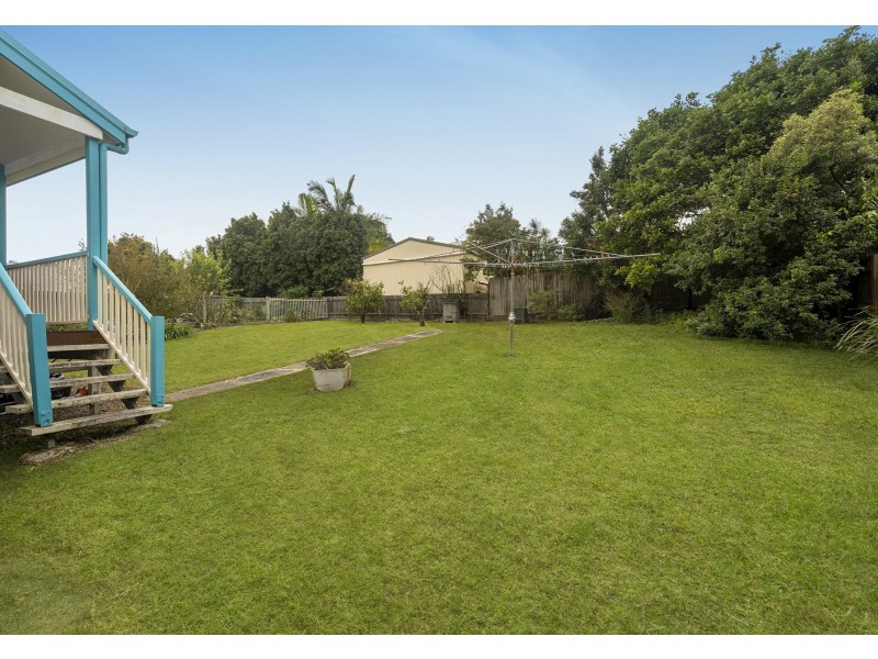 5 Fairview Street, Fairfield QLD 4103