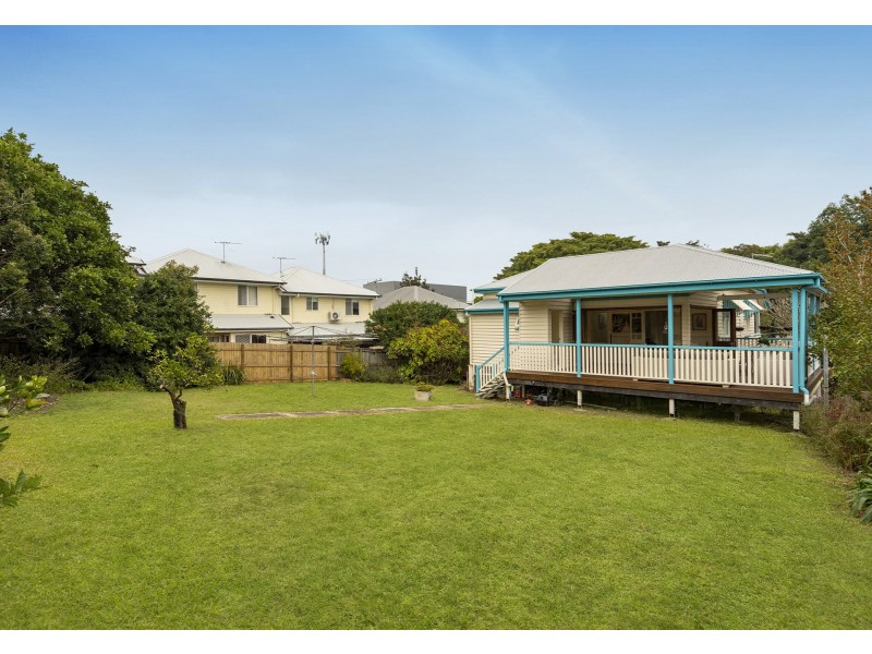 5 Fairview Street, Fairfield QLD 4103